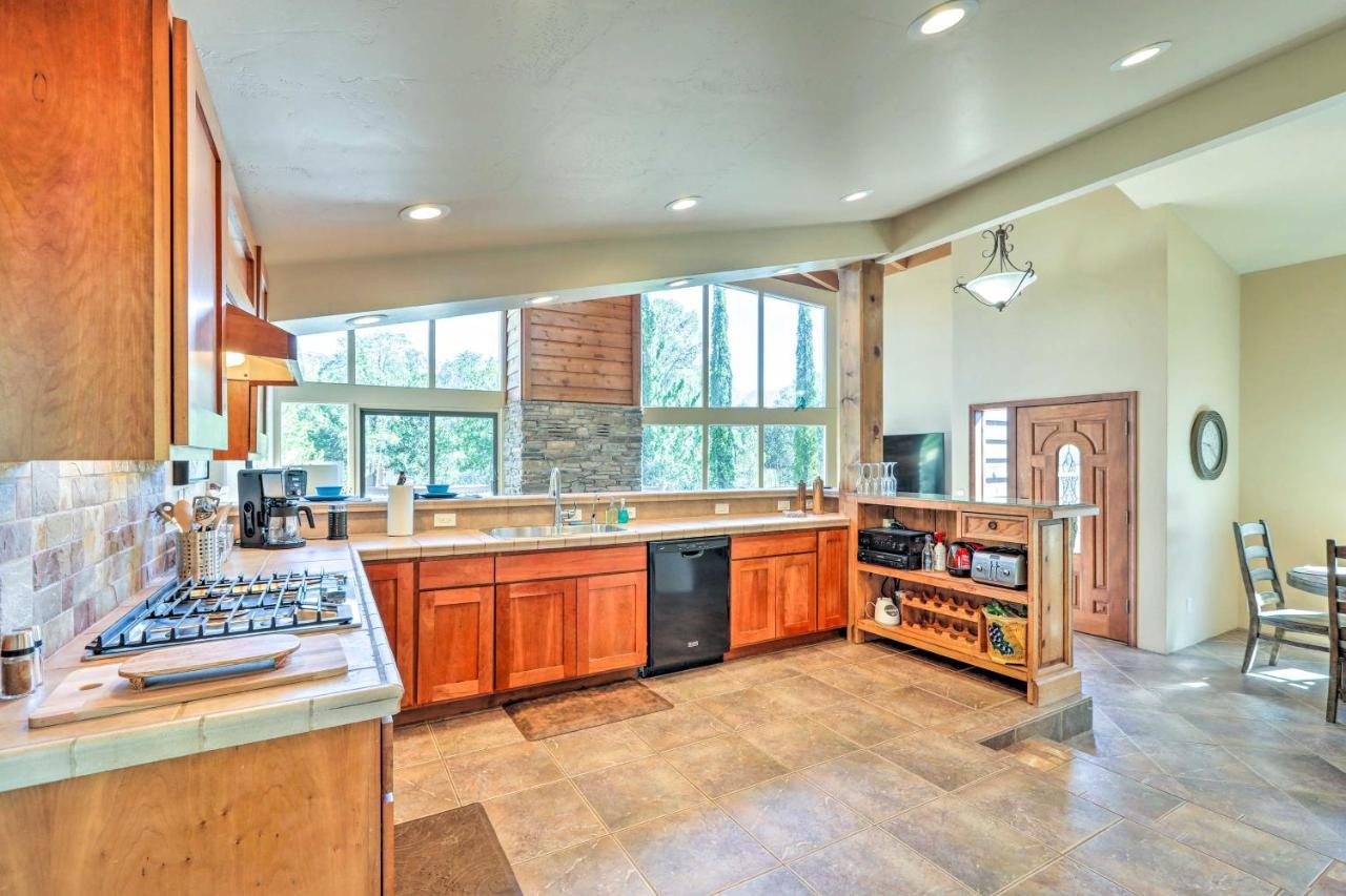 Bright Sedona Home With Deck And Mountain Views! Ngoại thất bức ảnh